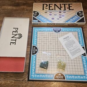 Pente Vintage Strategy Board Game